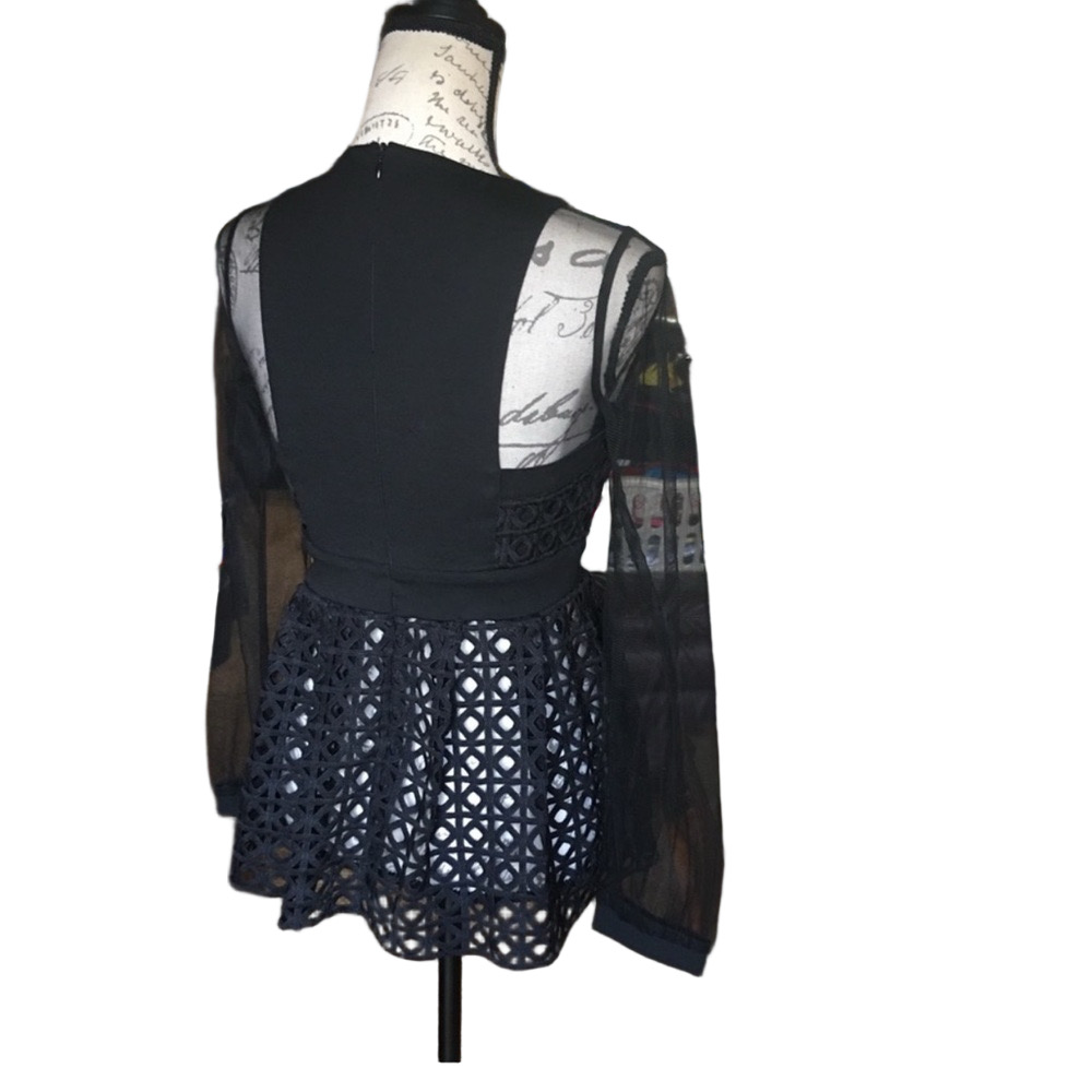 Gracia keyhole/sheer top - Picture 2 of 4